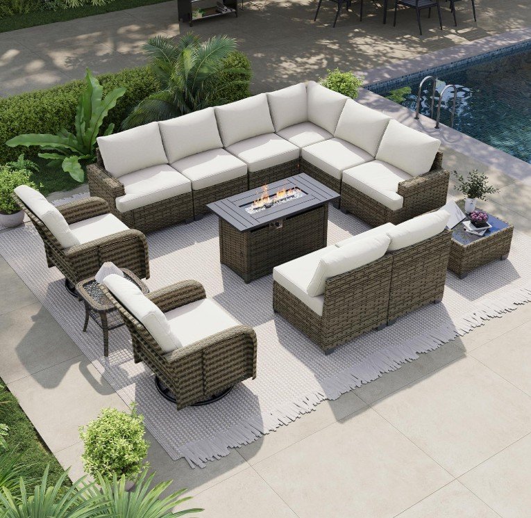 Backyard Fire Pit Trends; fire pit table